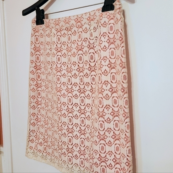 Willi Smith Beige Geometric Lace Pencil Skirt Size 2 - Picture 4 of 12
